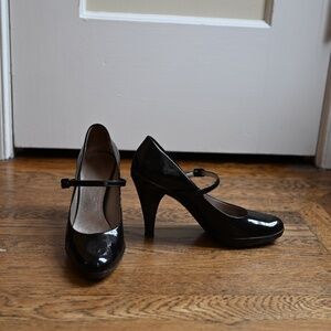 Ferragamo Stacked Heel, Dark Purple Patent Leather, size 6.5